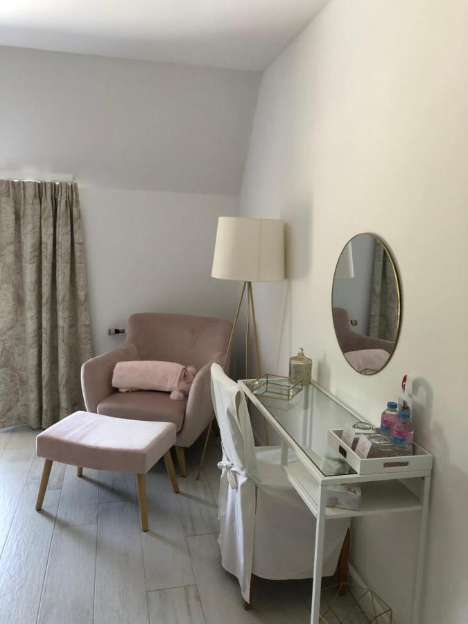 Jardin Du Marais Bed & Breakfast Froyennes Exterior photo