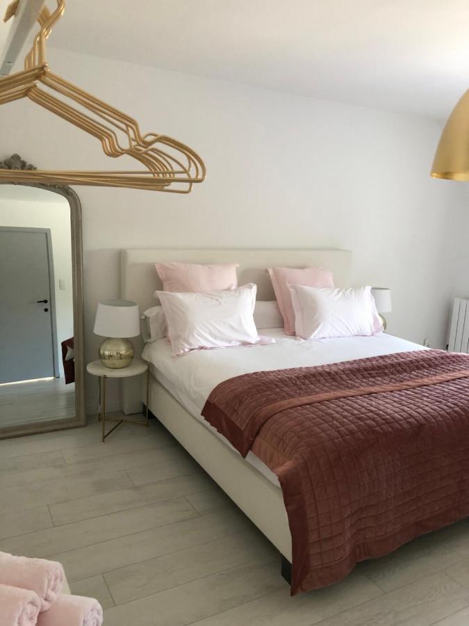 Jardin Du Marais Bed & Breakfast Froyennes Exterior photo
